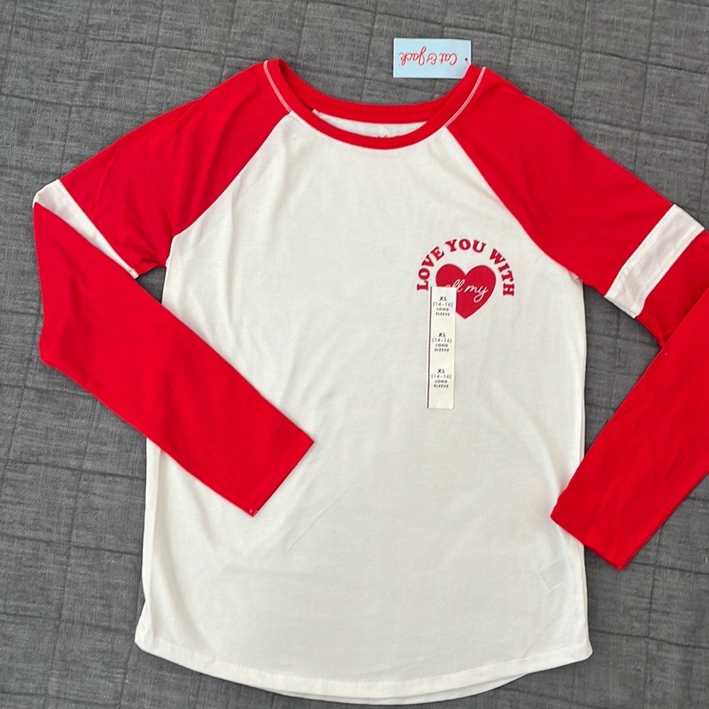 $6 bundle NWT cat and Jack heart shirt